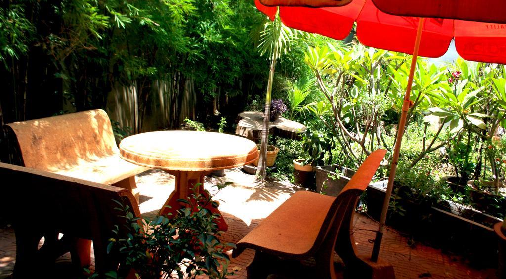 Firefly Guesthouse - The Berlin Angkor Siem Reap Exteriör bild