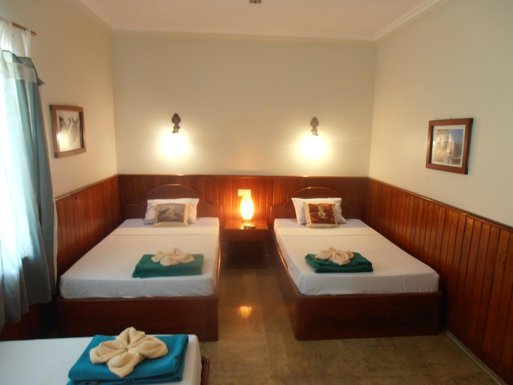 Firefly Guesthouse - The Berlin Angkor Siem Reap Exteriör bild