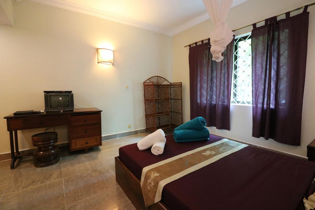 Firefly Guesthouse - The Berlin Angkor Siem Reap Exteriör bild