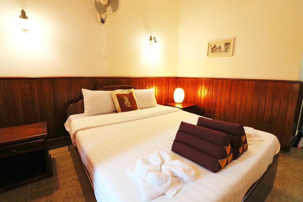 Firefly Guesthouse - The Berlin Angkor Siem Reap Exteriör bild