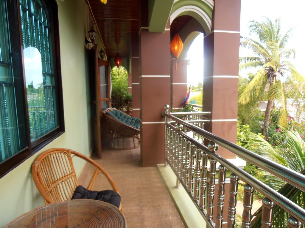 Firefly Guesthouse - The Berlin Angkor Siem Reap Exteriör bild