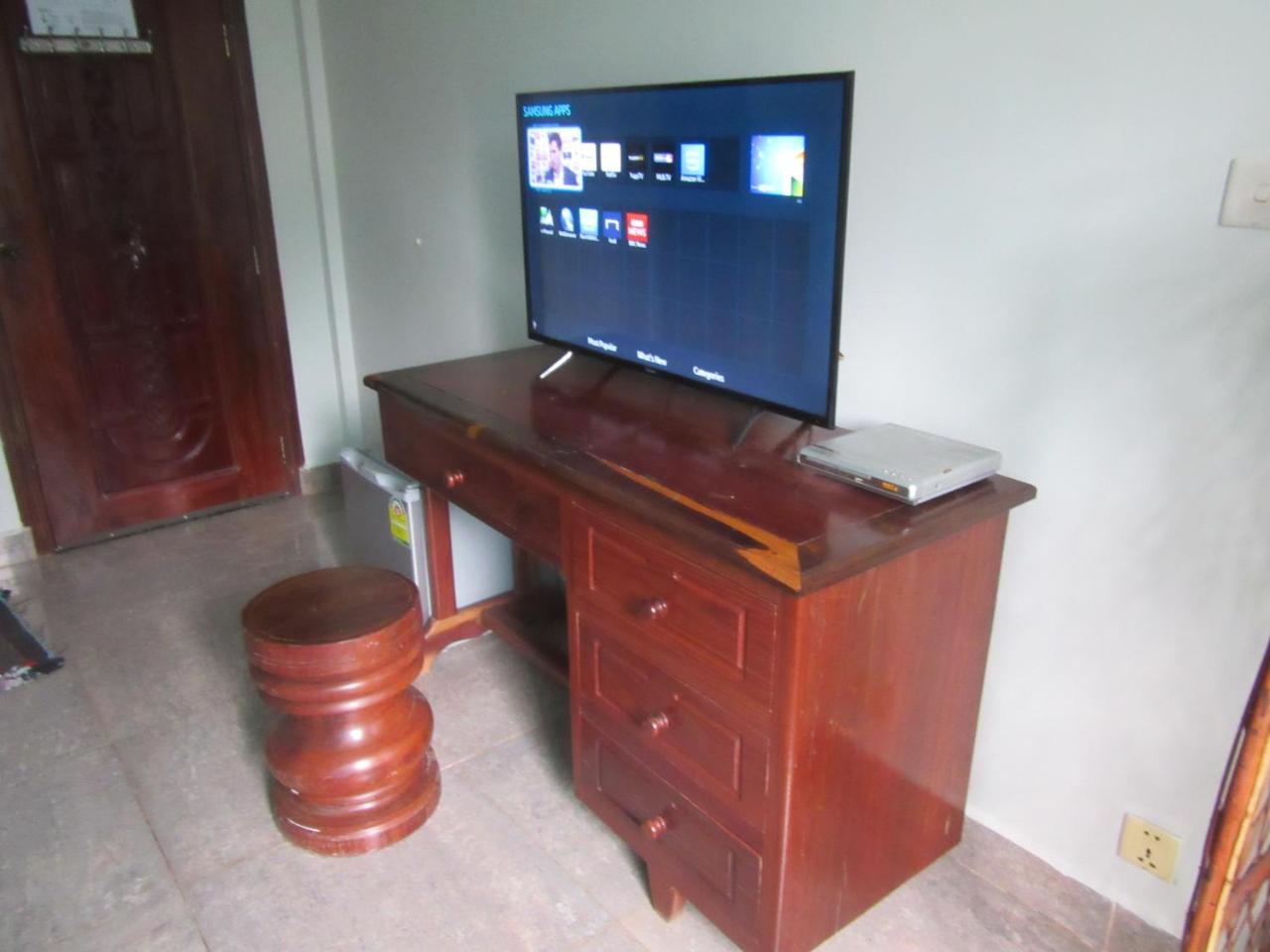 Firefly Guesthouse - The Berlin Angkor Siem Reap Exteriör bild