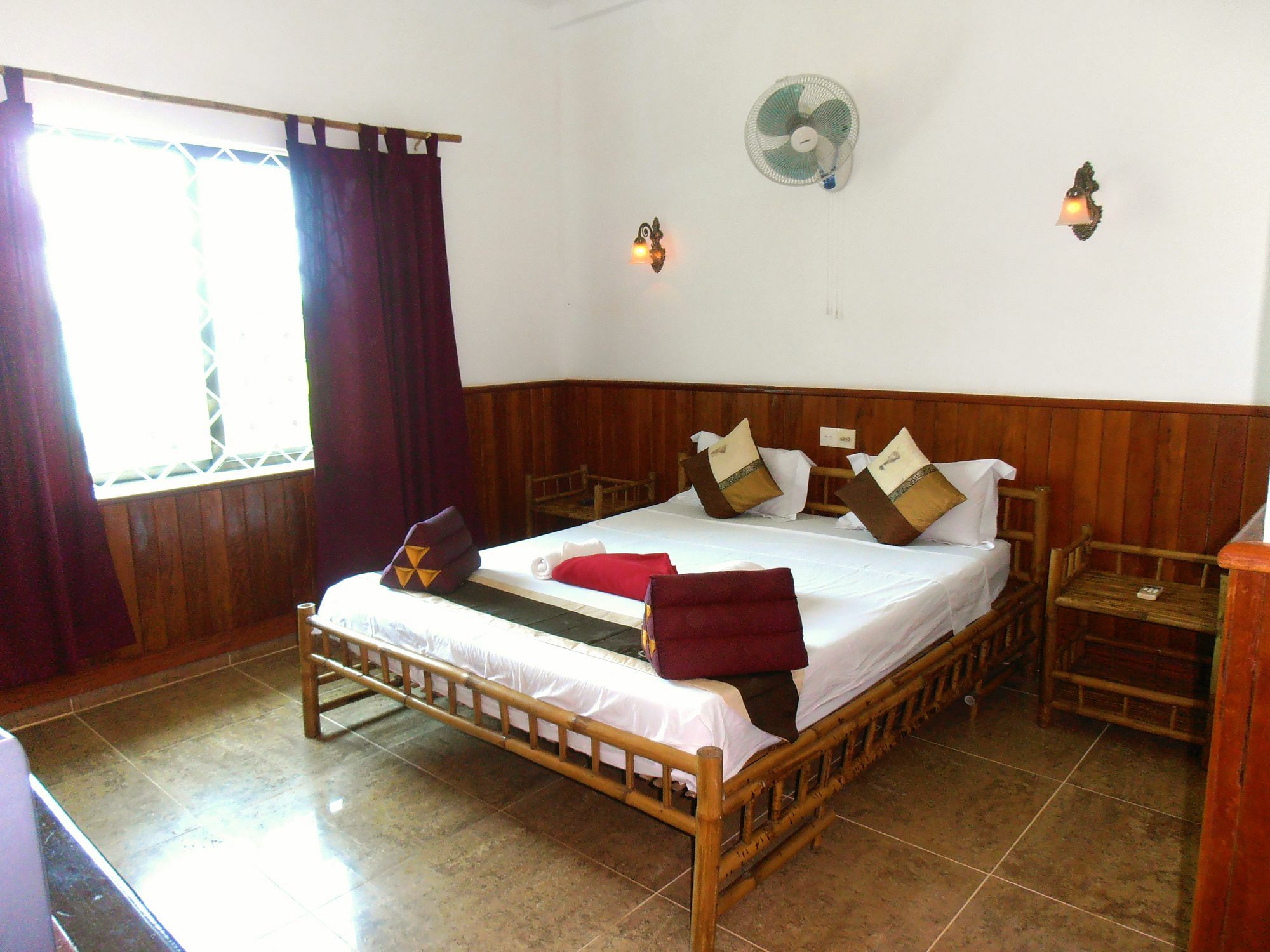 Firefly Guesthouse - The Berlin Angkor Siem Reap Exteriör bild