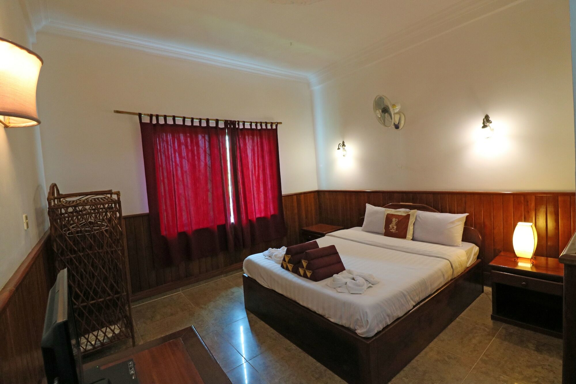 Firefly Guesthouse - The Berlin Angkor Siem Reap Exteriör bild